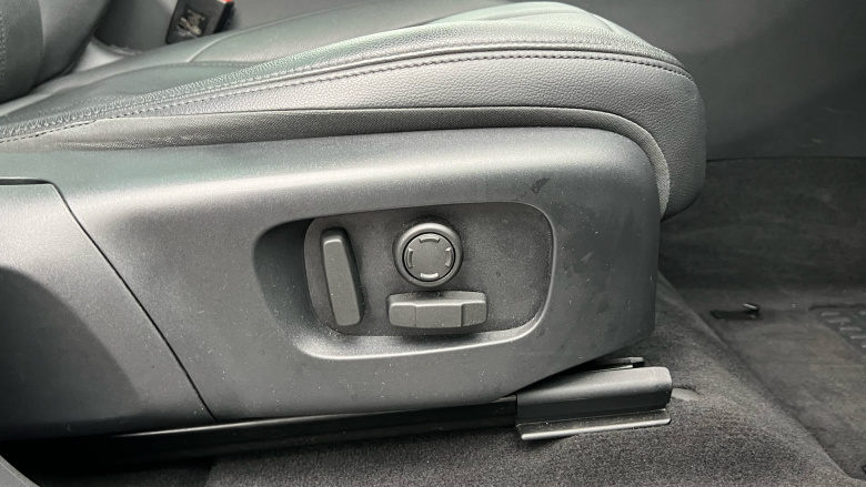 Land Rover Range Rover Evoque 2.0 D200 R-Dynamic SE 5dr Auto Diesel Hatchback